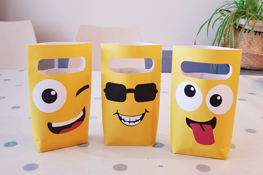 Illustration DIY PARTY BAGS SMILEY IN PAPER